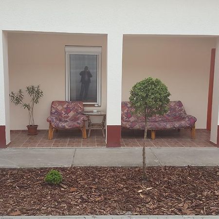 M&M Apartman Tiszafüred Exterior foto