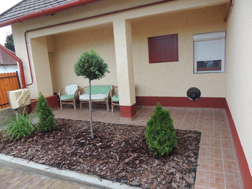 M&M Apartman Tiszafüred Cameră foto